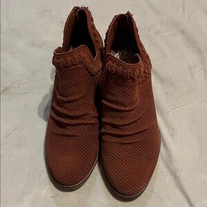Fringed red Brown Ankle Boots